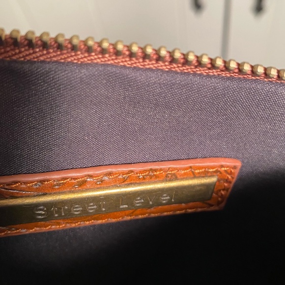 12 Days of Deals - Day 9! Street Level Brown Leaf Design Crossbody w/ Wristlet. - Picture 6 of 7